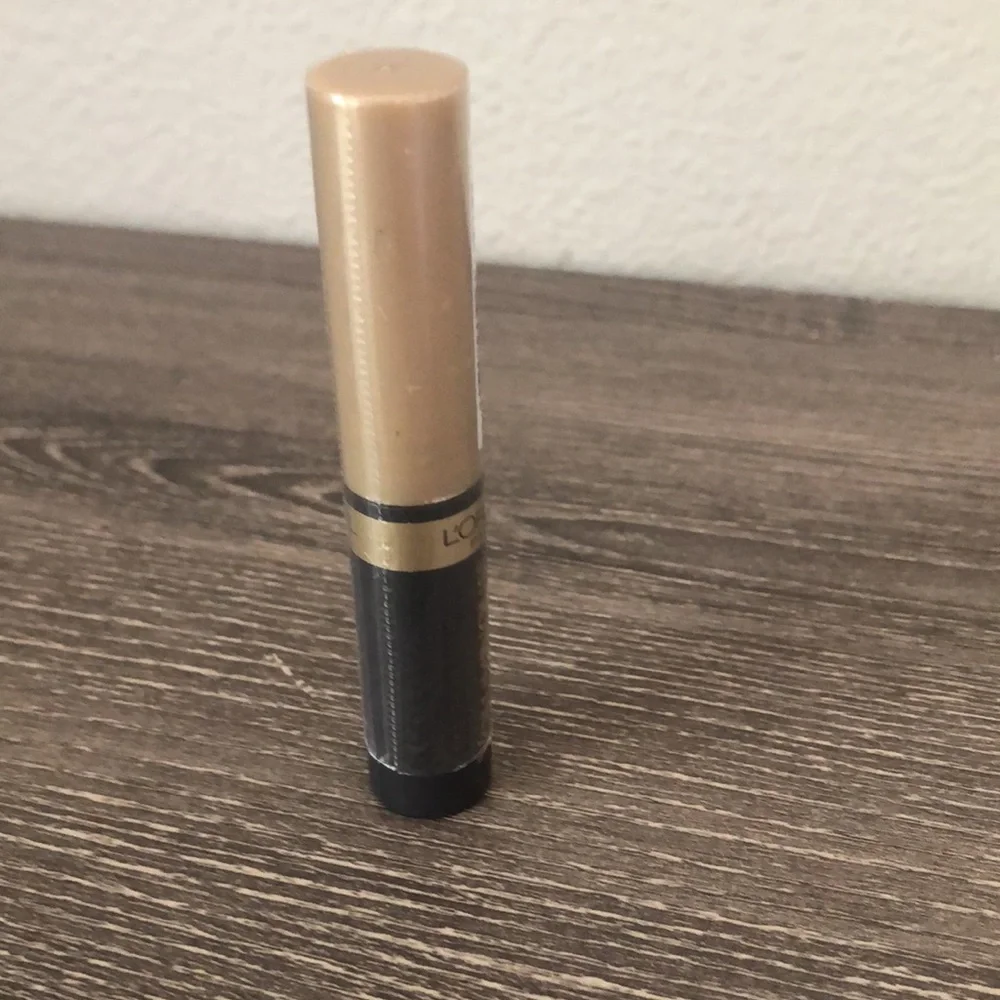 ❤️$2 NWT L'Oreal Voluminous Mascara 4.5ml